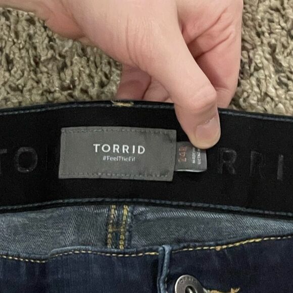 Torrid Size 24R Bombshell Skinny Jeans Denim - Picture 6 of 7